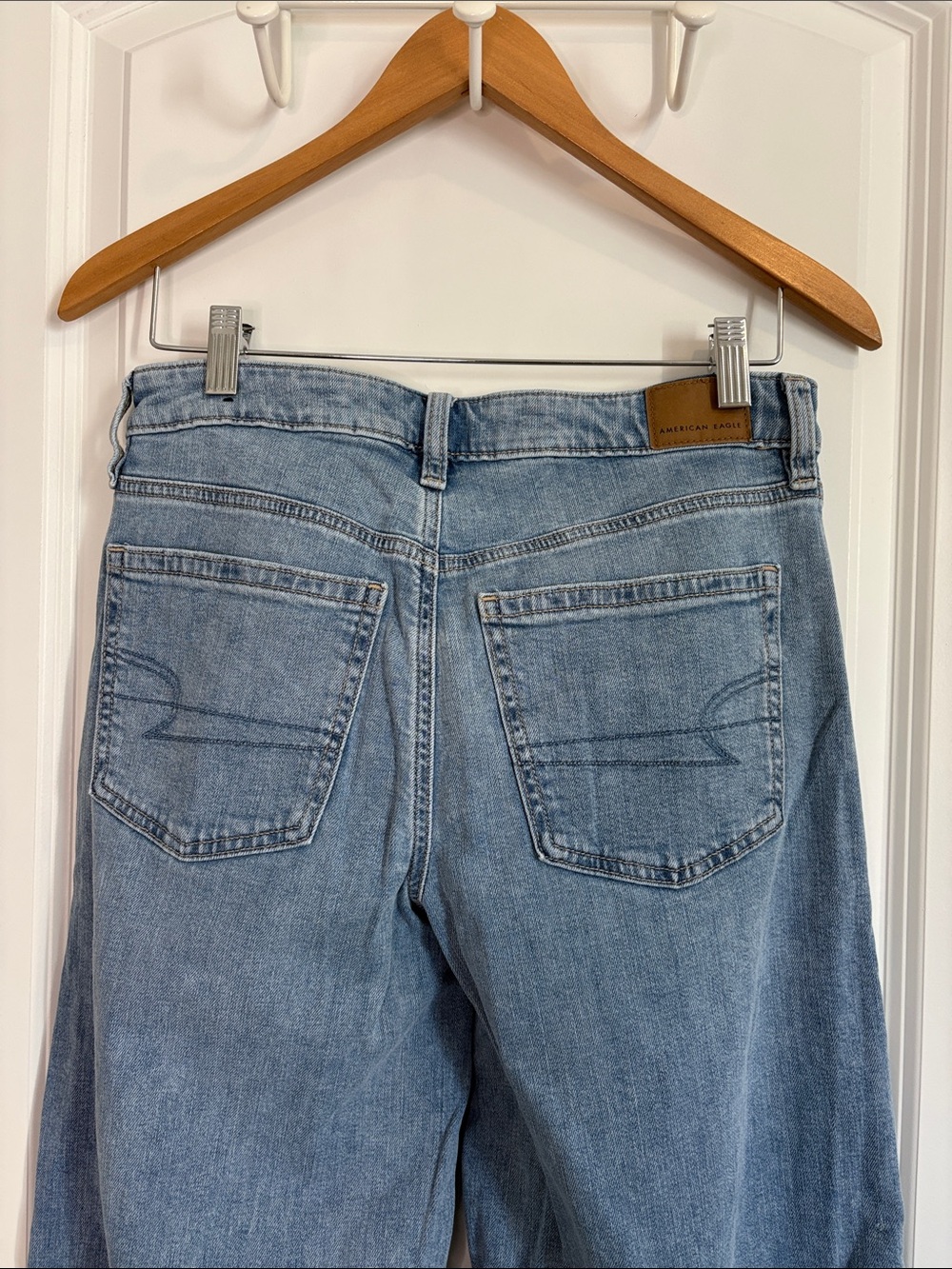 American Eagle Low Rise Baggy Wide Leg Jeans Distressed Knees Size 2 Extra Long - Picture 10 of 14